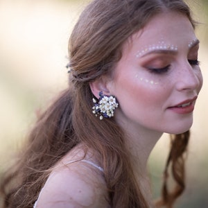 Lavender and ivory wedding earrings Bridal flower earrings Natural very peri earrings Clip on earrings Small flower jewellery Magaela image 2