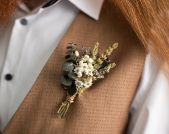 Small / Medium / Large Greenery Blume Boutonniere Bräutigam Eukalyptus Boutonniere Hochzeit Knopfloch Natürliche getrocknete Bräutigam Corsage Greenery Hochzeit