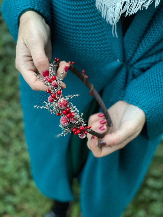 Winter Haarreif mit roten Beeren · Weihnachts Haarschmuck · Frosty Boho Krone · Winterhochzeit Accessoire · Magaela