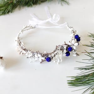 Winter half wreath White frozen hair wreath with blue berries Winter wedding Christmas wreath Vintage hair wreath Ball Prom accessories