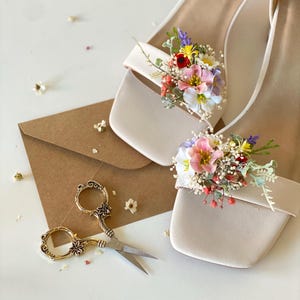Clips para zapatos con flores de pradera Flores silvestres Decoración floral para zapatos Clips de flores para tacones altos Accesorios de boda Zapatos de novia Boda de primavera
