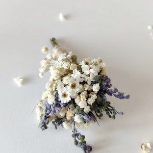 Natural lavender boutonniere Violet and white boutonniere Magaela Wedding accessories Hochzeit Bridal comb Groom accessories Baby's breath zdjęcie 7