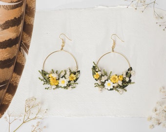 Meadow yellow and white flower earrings for bride Circle floral earrings 2021 Wedding dangle earrings Handmade dried flower jewelry Magaela