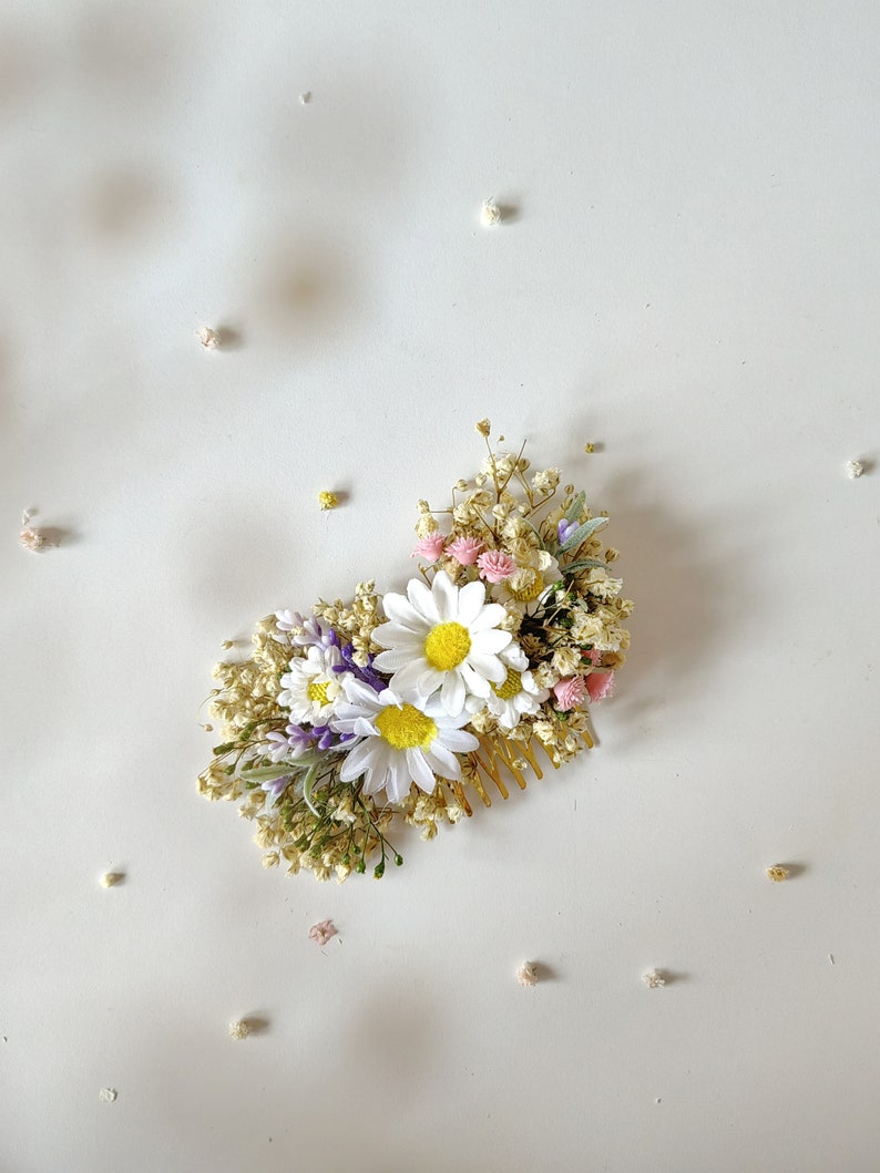 Meadowy wedding hair comb Flower bridal hair comb with baby's breath Spring Meadow Pastel wedding comb with daisies Magaela accessories image 2