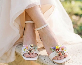 Presilhas florais para sapatos: acessórios de noiva para casamento com flores silvestres do campo