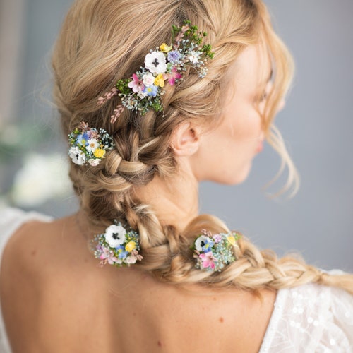 Meadow flower hair comb and hairpins Set of meadow hair accessories Anemone wedding hair pins Spring Bridal headpiece Forget me nots Magaela