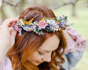 Couronne de cheveux de fleurs des prés Couronne de cheveux de mariée lavande Mariage de printemps Couronne de fleurs d'été Fleurs sauvages de Magaela Accessoires de mariée fait main