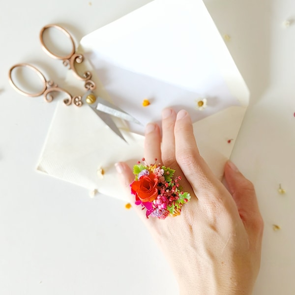 Colorful flower ring Boho flower jewelry Floral jewellery Frida style Magenta floral ring Adjustable ring Garden wedding Flower accessorie