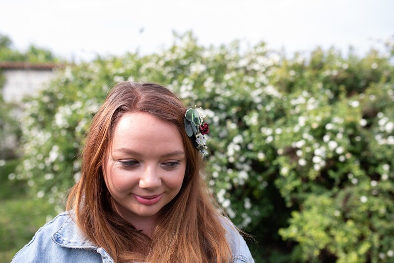 Blush and burgundy flower hair comb Wedding hair comb Bridal accessories Pink flower comb Burgundy Greenery flower comb Magaela Natural
