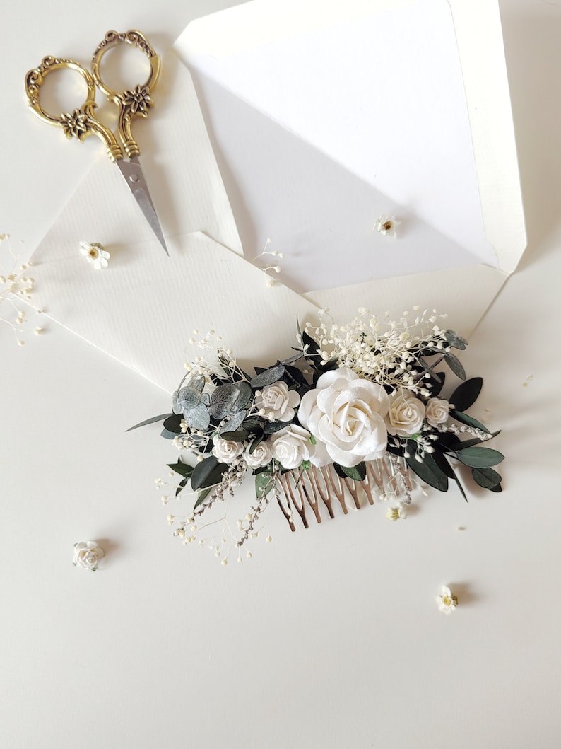 Romantic greenery hair comb Bridal flower comb with roses White and green hair comb Boho wedding Off white headpiece Magaela handmade zdjęcie 3