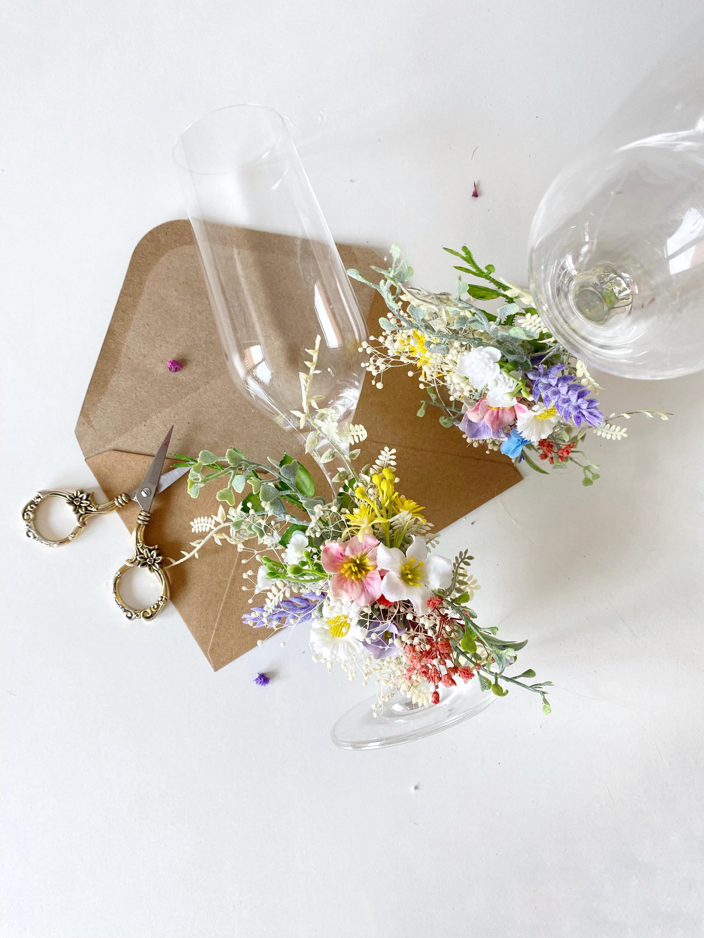 Meadowy wedding glass flower decoration Wild flowers Garden wedding Bridal glasses decor Bride and groom glasses arrangement Cottagecore