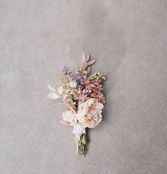 Pink Flower Boutonniere: Romantic Wedding Groom Corsage