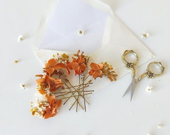 Terracotta hairpins Dried flowers hair pins Orange hairpins Hydrangea hairpins Bridal hair Magaela Flower hair Vintage Cottagecore wedding