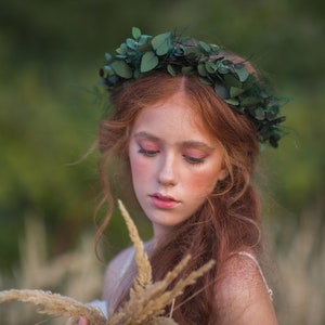 Greenery bridal wreath with leaves Flower hair crown Wedding jewellery Bride to be Wedding accessories Boho Greenery wedding Natural crown