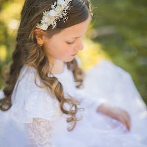 Holy communion flower headband, White roses headpiece for girl, Customised communion hairband, Comfortable headdress, 1st communion, Magaela image 4