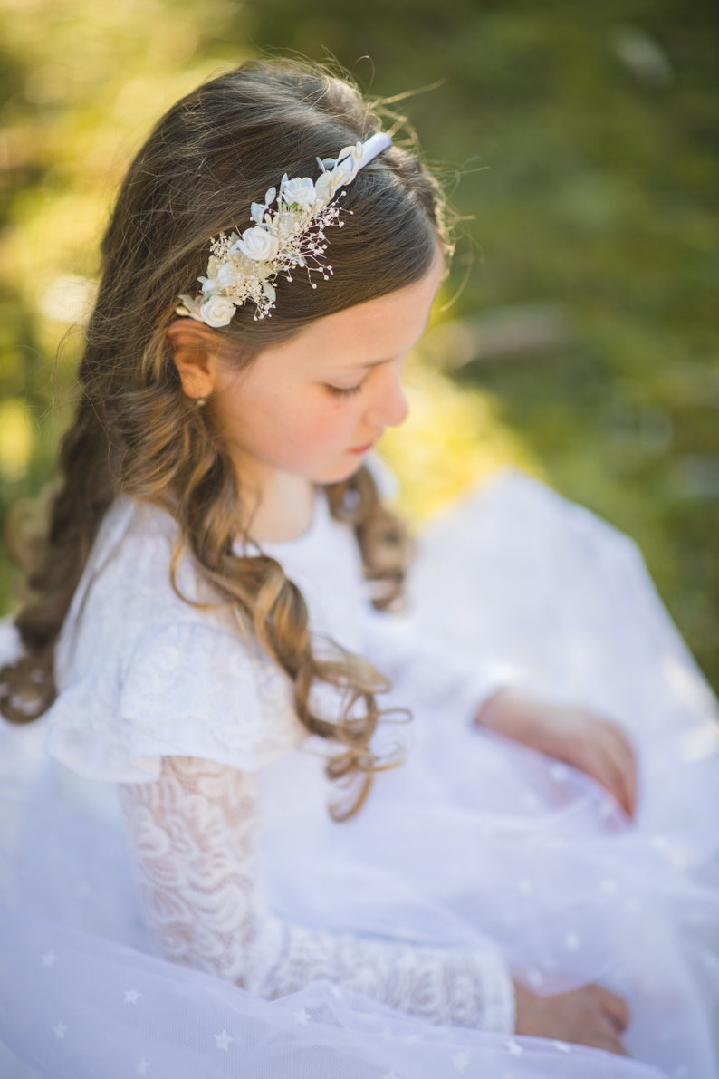 Holy communion flower headband, White roses headpiece for girl, Customised communion hairband, Comfortable headdress, 1st communion, Magaela image 4