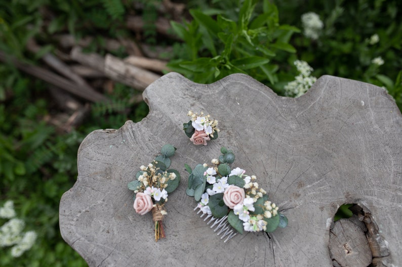 Blush and burgundy flower hair comb Wedding hair comb Bridal accessories Pink flower comb Burgundy Greenery flower comb Magaela Natural