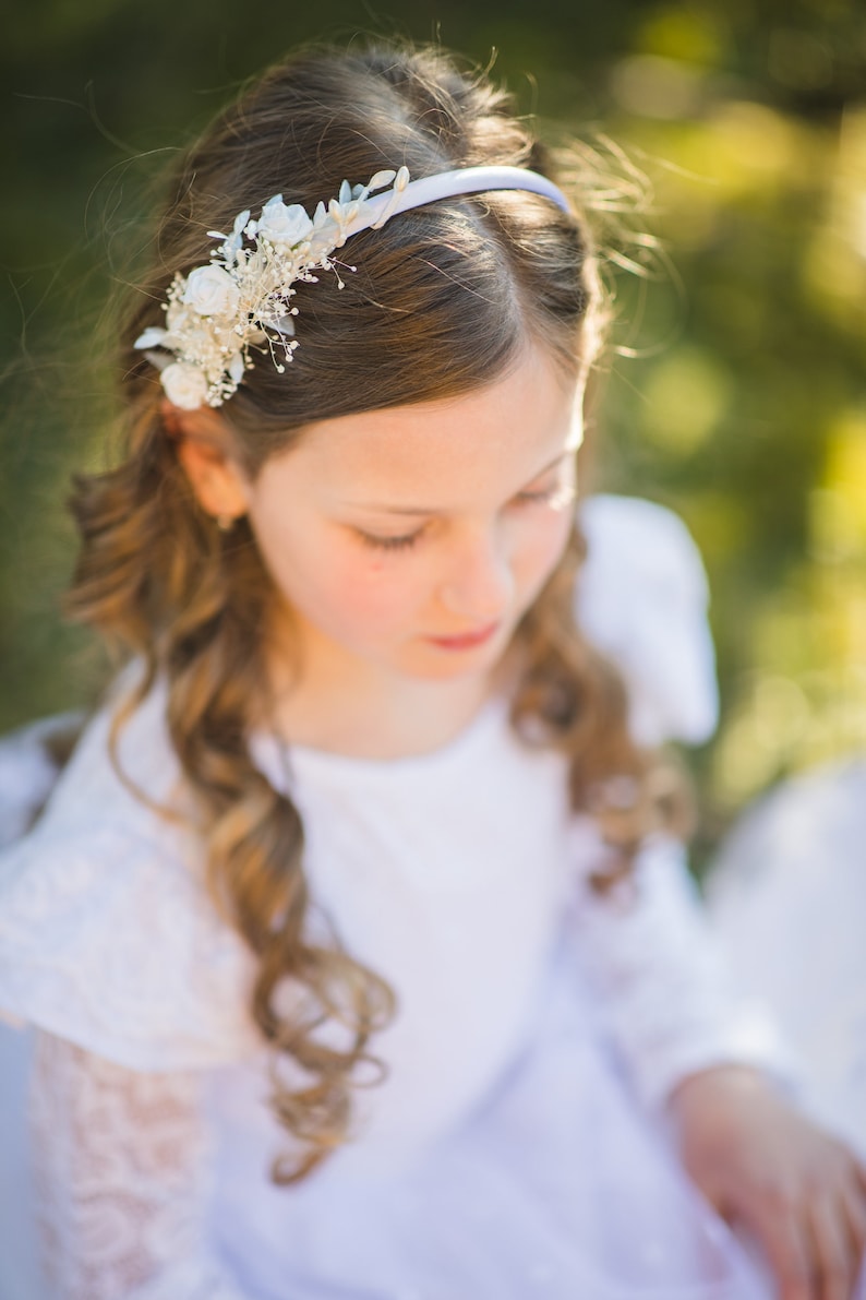 Holy communion flower headband, White roses headpiece for girl, Customised communion hairband, Comfortable headdress, 1st communion, Magaela image 5