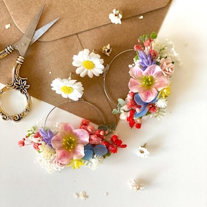 Blumenkreisohrringe Frühlingshochzeitsblumenohrringe Kreisblumenohrringe Wiesenentwurf Gartenhochzeitsschmuck Buntes Design Magaela