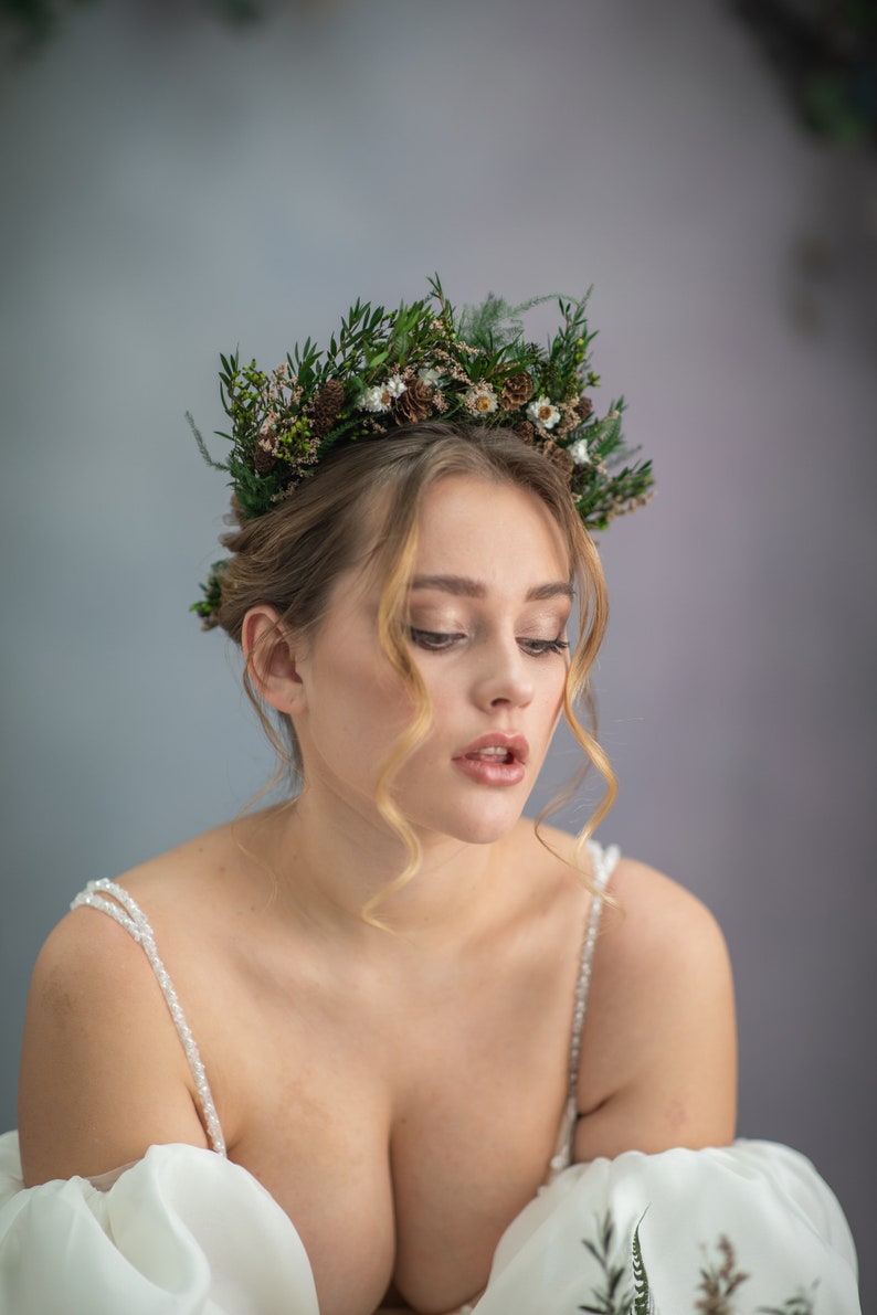 Woodland bridal crown Wedding in forest Natural bridal crown Pine cone crown Winter wedding Natural wedding Rustic wedding Bridal hair image 6