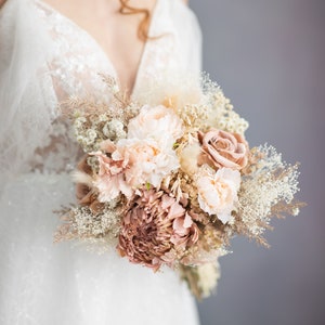 Romantic rustic flower wedding bouquet Pink and ivory flower bouquet for bride Wedding accessories Natural boho bridal bouquet Barn Magaela