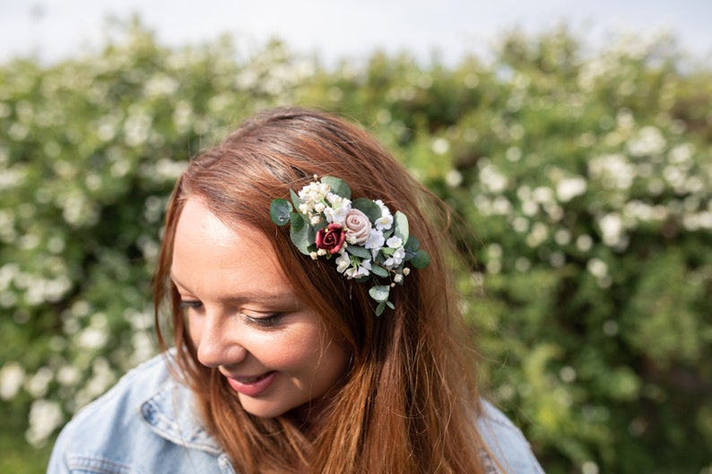 Blush and burgundy flower hair comb Wedding hair comb Bridal accessories Pink flower comb Burgundy Greenery flower comb Magaela Natural