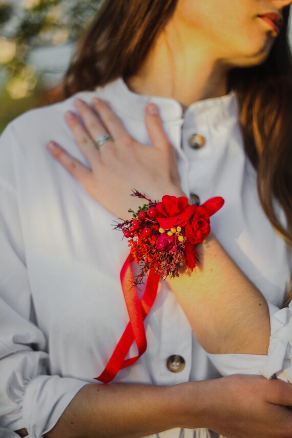 Red flower bracelet deals