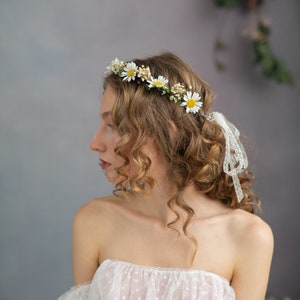 Daisy bridal hair crown Wedding flower wreath Meadow wedding Spring bridal crown Meadowy Summer wedding flower halo Magaela Handmade image 4