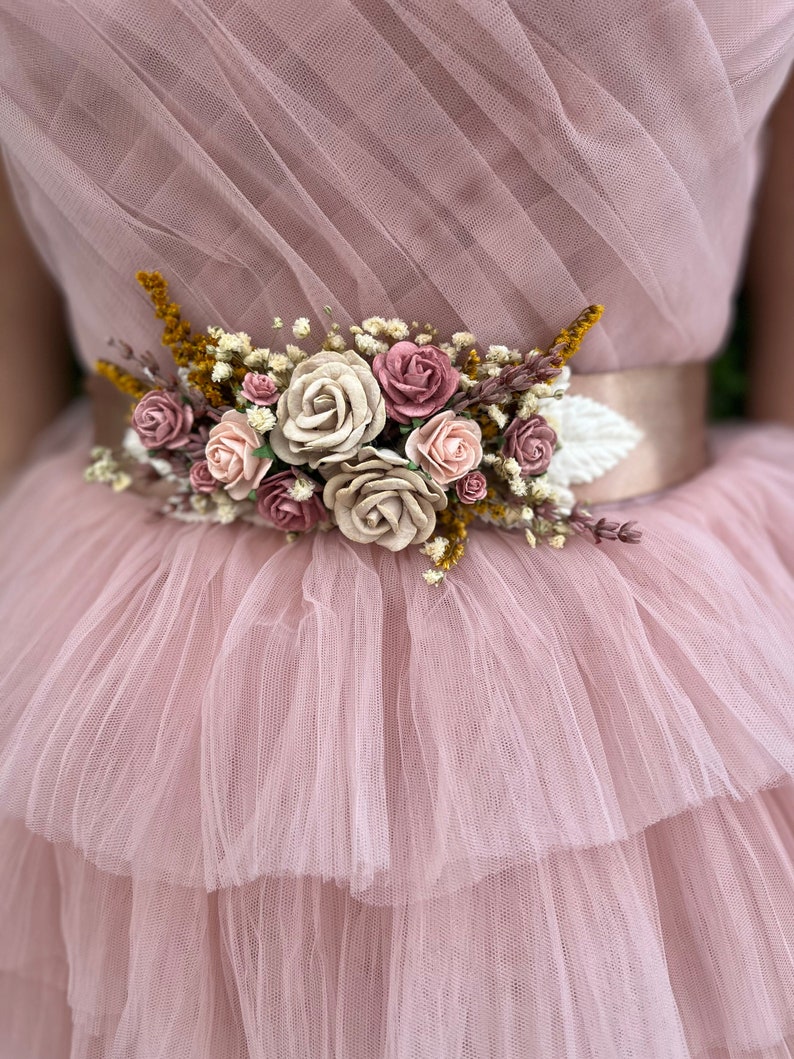 Romantic flower belt Dusty pink flower sash Pastel pink wedding belt for dress Romantic belt with ribbon Wedding flower jewellery Magaela zdjęcie 1