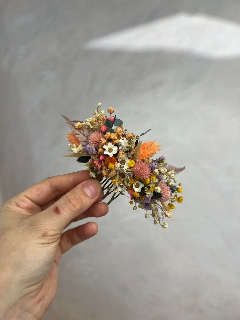 Wildflower hair comb Natural bridal hair comb Rustic wedding accessories Summer wedding Vintage Cottagecore Preserved flowers Magaela Bride Small hair comb