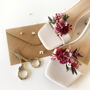Burgundy flower shoe clips Burgundy and pink flowers Summer wedding Floral decoration for shoes High heels flower clips Bridal shoes Magaela