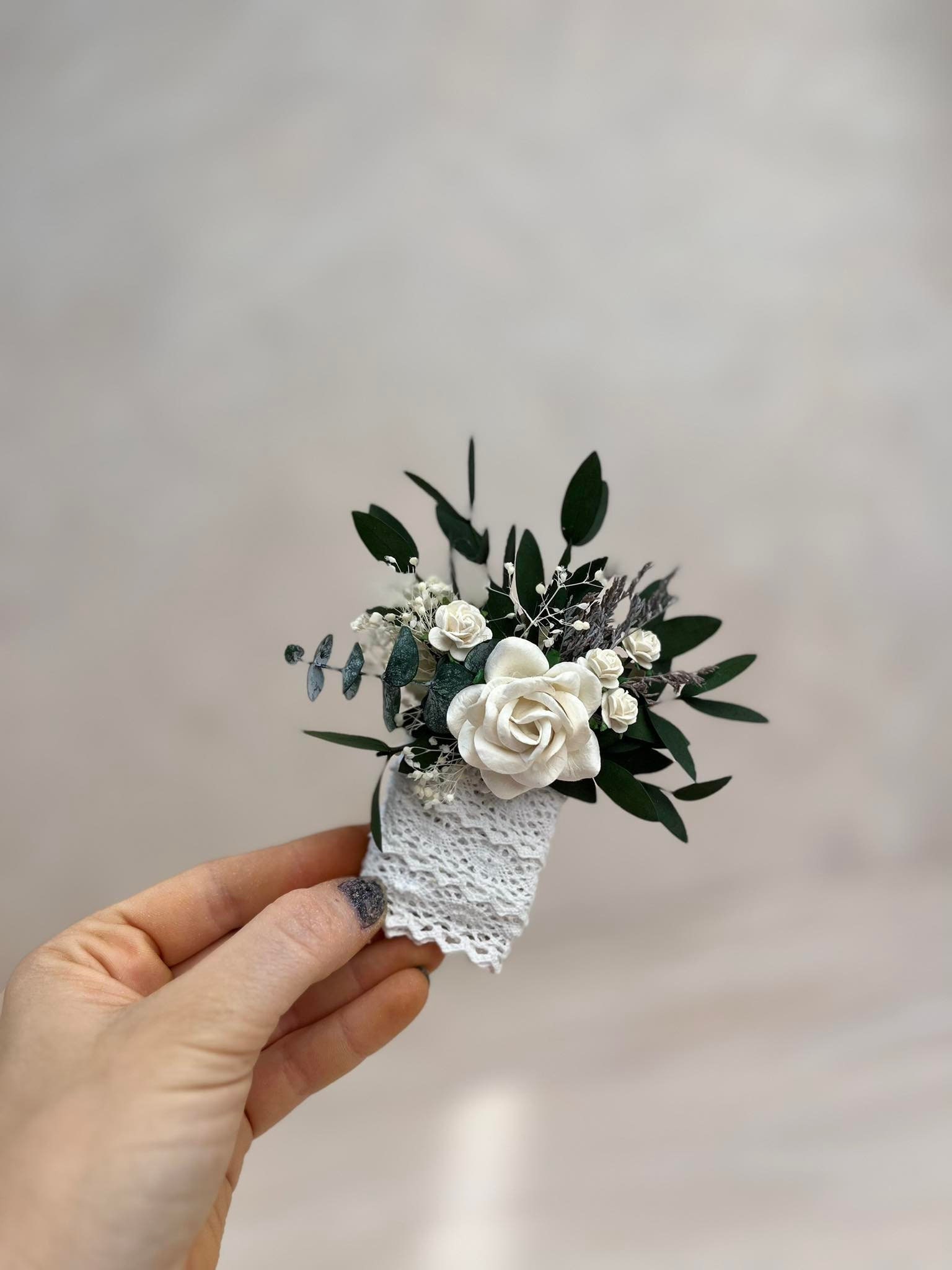 Fiori All'Occhiello Per Matrimonio - Set Di 4 Boutonniere Con Rose Bianche Per Sposo E Testimoni
