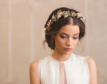 Couronne de moitié de fleur avec la couronne de mariage de pré de mini-chardons la couronne faite main de mariage Magaela coutume fait fleurs de cheveux casque moderne de fleur