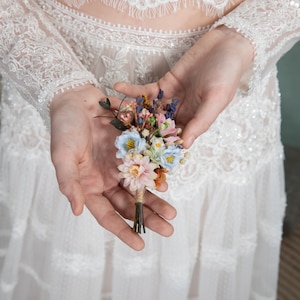 Meadowy flower boutonniere with lavender Wedding buttonhole Groom&#39;s boutonniere Magaela accessories Bridal accessories Handmade