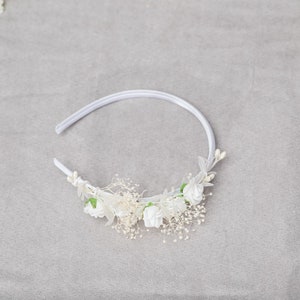 Holy communion flower headband, White roses headpiece for girl, Customised communion hairband, Comfortable headdress, 1st communion, Magaela image 9