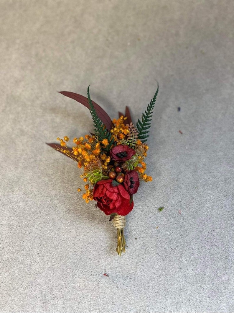 Autumn flower hair comb Fall wedding comb Flower hair jewellery Bridal hair accessories Handmade custom accessories October wedding Magaela Boutonniere