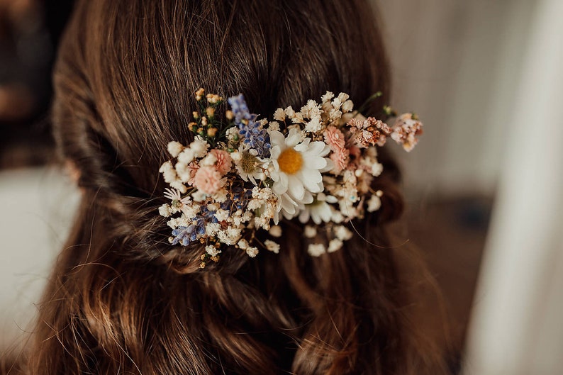 Meadowy wedding hair comb Flower bridal hair comb with baby's breath Spring Meadow Pastel wedding comb with daisies Magaela accessories image 4