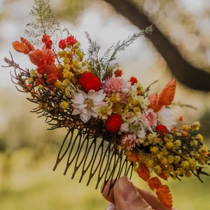 Dried flower comb Bridal hair comb Wildflowers wedding comb Bride to be Preserved flower comb Magaela handmade Meadow wedding headpiece