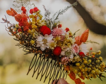 Gedroogde bloemenkam Bruidshaarkam Wildflowers bruiloft kam Bruid die moet worden bewaard bloemenkam Magaela handgemaakte weide bruiloft hoofddeksel