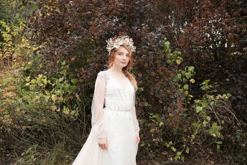 Romantic hair wreath Wedding hair crown Boho style Wedding wreath Hair wreath Flower crown Magaela accessories Bridal accessoeries