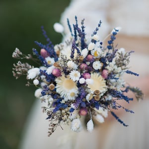 Wiesenhochzeitsstrauß Konservierter Brautstrauß Lavendel Hochzeitsstrauß Magaela Accessoires Blumenstrauß für die Braut Getrocknete Hochzeit Handmade Bild 6