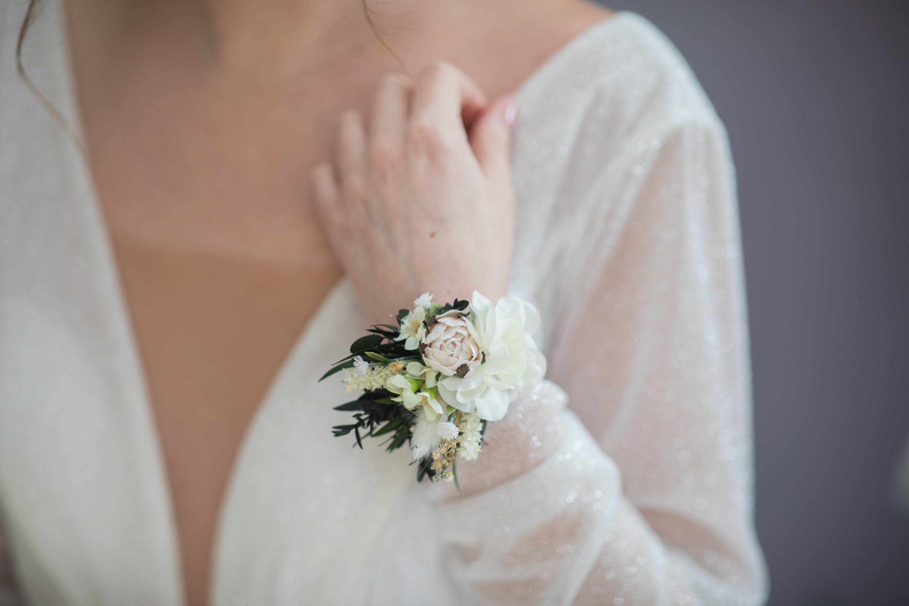 Burgundy and green bridal bracelet Flower wrist corsage for bridesmaid –  magaela