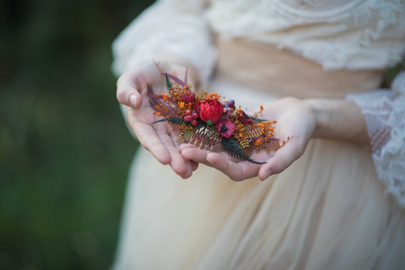 Autumn Flower Hair Comb: Handmade Bridal Hair Accessory  display picture 3