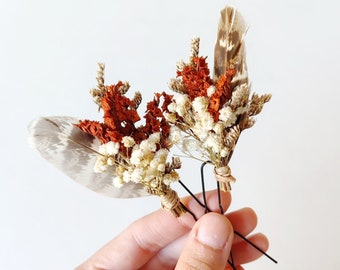 Terracotta wedding Terracotta flowers Autumn wedding Boho hairpins Feather headpiece Hair pins with feather Boho wedding Bridal hair Magaela