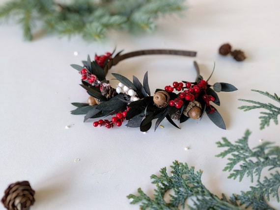 Woodland Christmas Headband: Berries & Acorns Winter Wedding  display picture 2