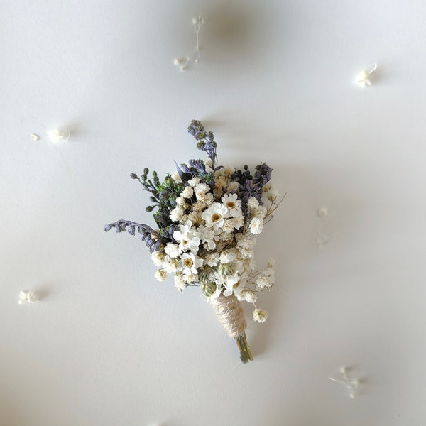 Natural lavender boutonniere Violet and white boutonniere Magaela Wedding accessories Hochzeit Bridal comb Groom accessories Baby's breath