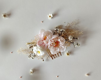 Romantic bridal hair comb Gentle flower comb Rustic wedding Bridal hairstyle Bridal hair Pale pink flowers Flower hair accessory Magaela