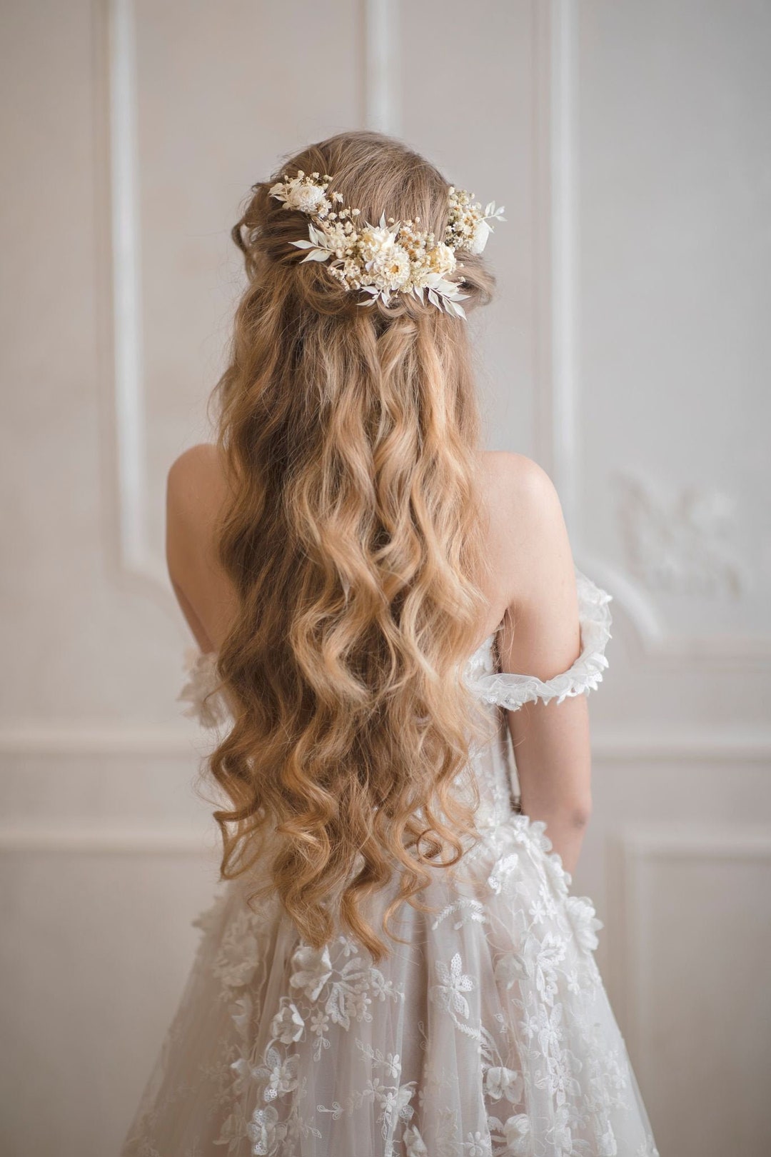 Wedding Tips: Wearing Fresh Flowers in your Hair. | Vancouver Bridal Hub