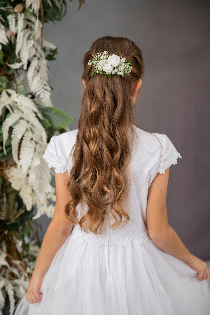 First holy communion clip with roses and pearls Flower hair comb Barrette flower clip Flower girl Bridal accessories White flower headpiece image 2