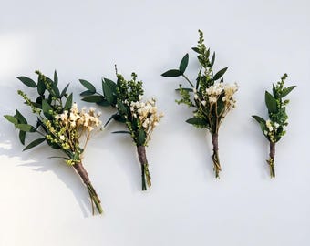 Greenery Wedding Boutonniere: Natural Baby's Breath Groom Accessory